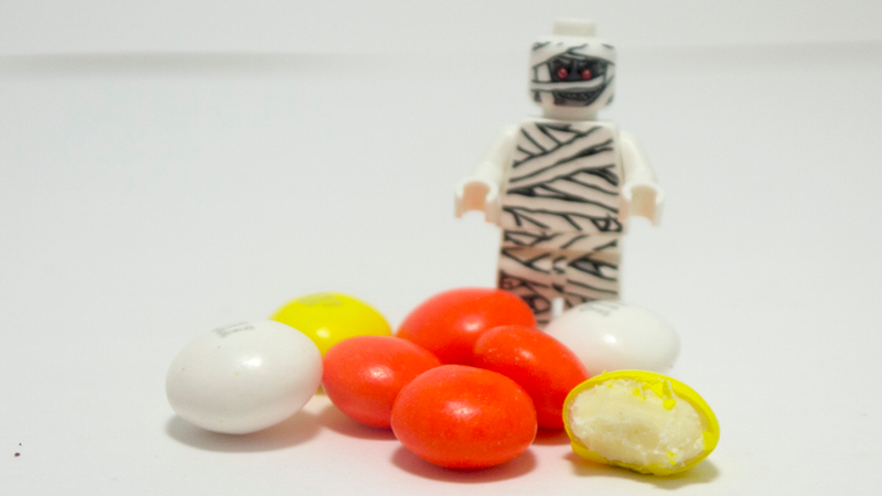 Illustration for article titled Candy Corn Oreos and Pumpkin Spice Kisses: It's the Snacktaku Halloween Variety Spooktacular!